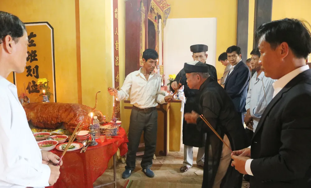 Nghề mộc làng Kim Bồng rộn ràng giỗ Tổ ảnh 2