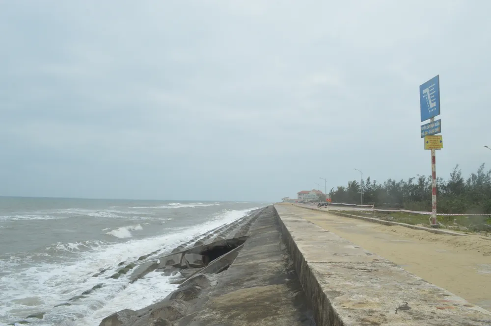 Bờ kè biển Cửa Đại "kêu cứu" ảnh 7