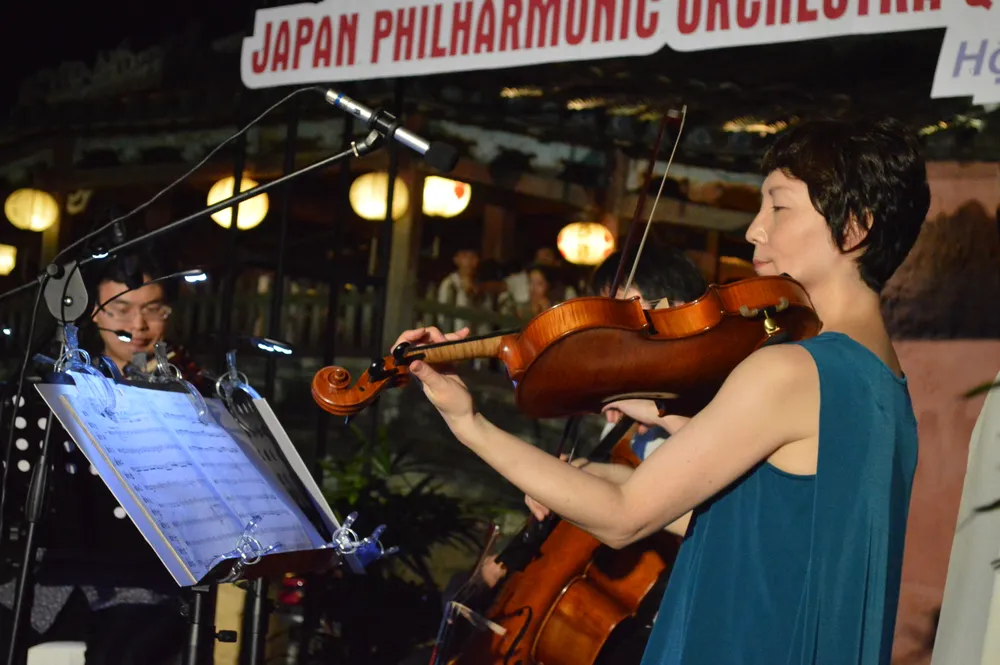 Trình diễn giao hưởng giữa lòng phố cổ Hội An ảnh 1