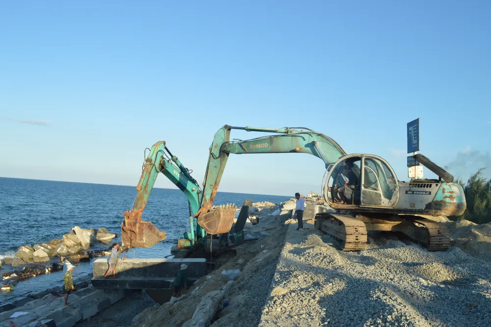 Kè biển Cửa Đại có thể hoàn thành trước mùa mưa bão ảnh 1