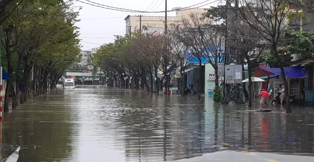 Quảng Nam chìm trong biển nước ảnh 3