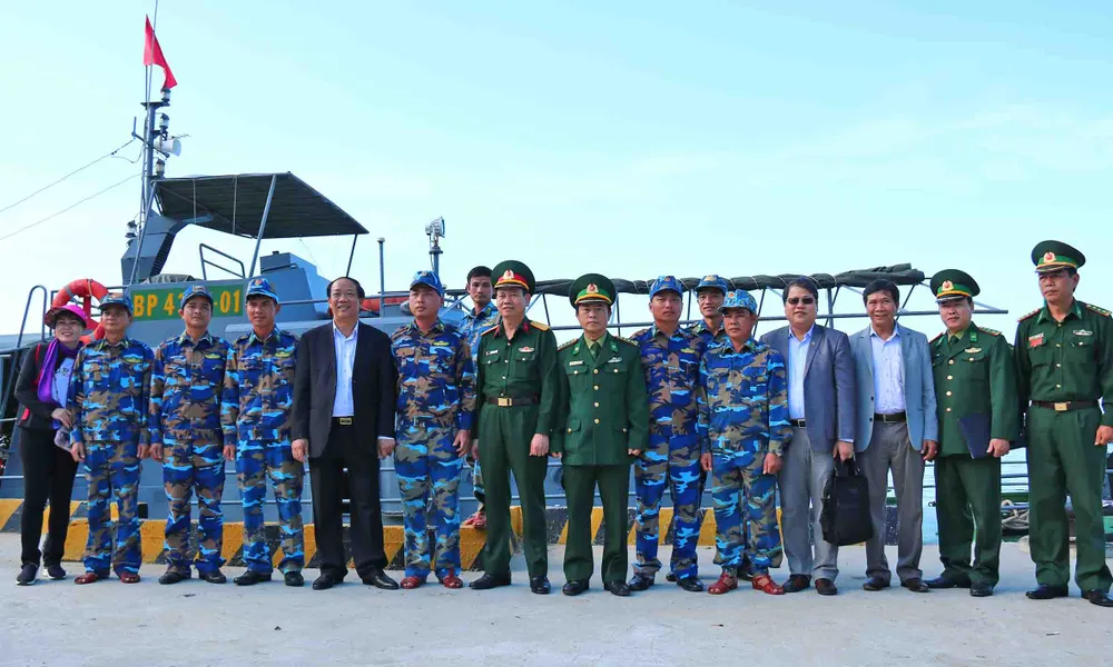 Lãnh đạo tỉnh Quảng Nam thăm chúc tết xã đảo Cù Lao Chàm ảnh 8