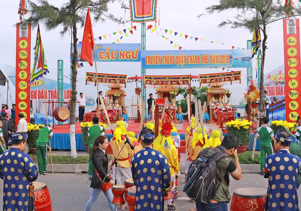 Đà Nẵng trao bằng chứng nhận Di sản Văn hóa phi vật thể quốc gia cho Lễ hội Cầu ngư  ảnh 2