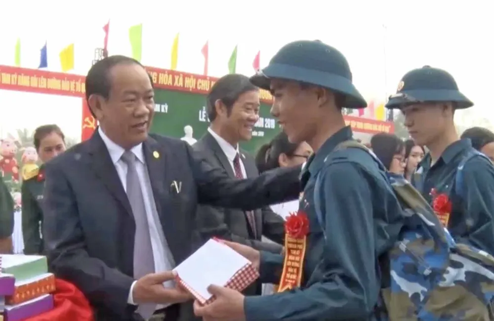 Thanh niên cả nước nô nức nhập ngũ bảo vệ Tổ quốc ảnh 7