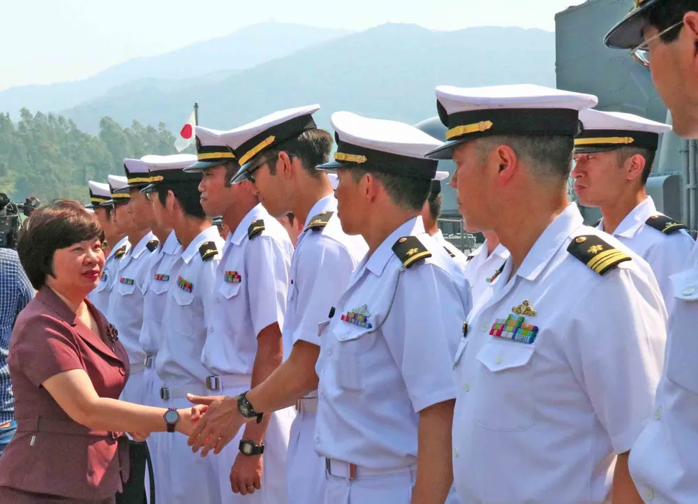 Hai tàu huấn luyện thuộc Lực lượng tự vệ trên biển Nhật Bản cập cảng Tiên Sa ảnh 2