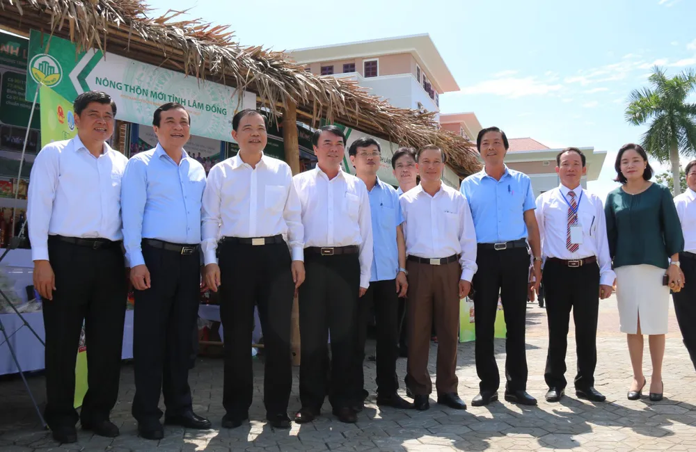 Duyên hải Nam Trung Bộ và Tây Nguyên vẫn đang là vùng trũng về xây dựng nông thôn mới ảnh 4