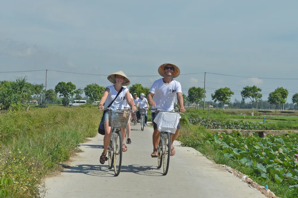 Nỗi lo thị trường khách du lịch ảnh 3