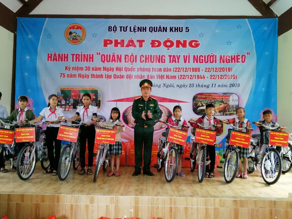 Lực lượng vũ trang Quân khu 5 chung tay vì người nghèo ảnh 3