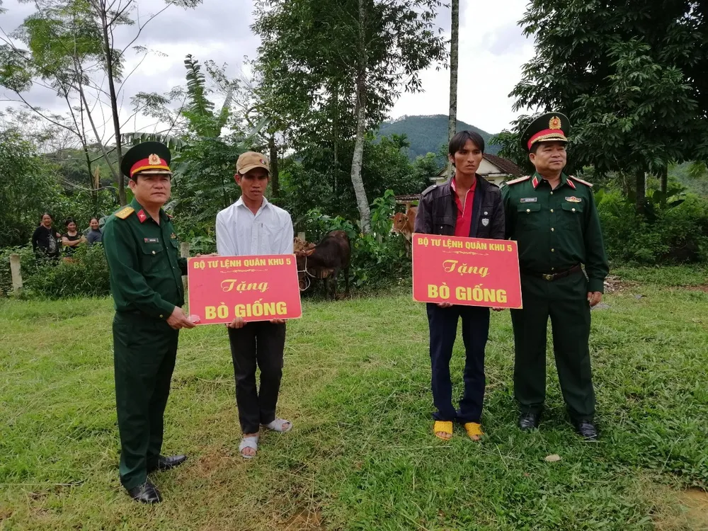 Lực lượng vũ trang Quân khu 5 chung tay vì người nghèo ảnh 4