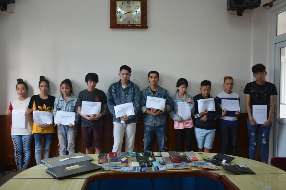 Triệt phá chuyên án sử dụng công nghệ cao lừa đảo chiếm đoạt tài sản  ảnh 1