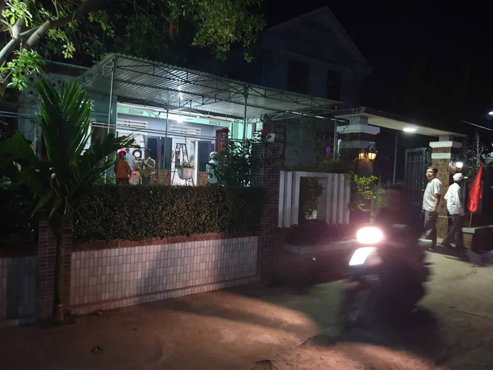 Đã tìm thấy thi thể 2 nạn nhân vụ lật đò trên sông Vu Gia ảnh 2