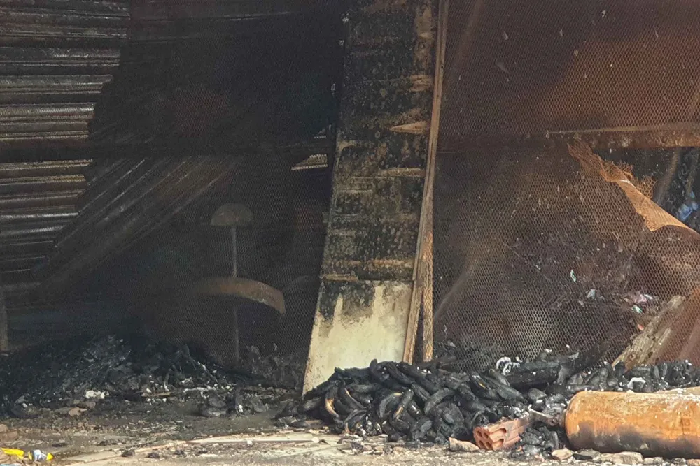 Cháy chợ tại Quảng Nam, 96 ki ốt bị thiêu rụi ảnh 1