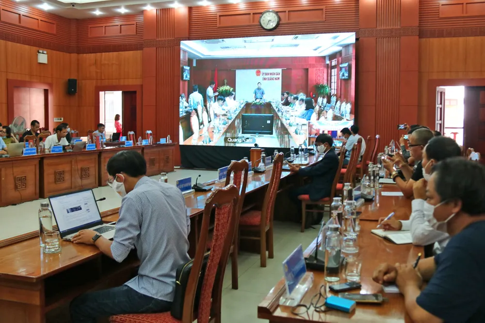 Quảng Nam họp về tình hình mua sắm hệ thống máy xét nghiệm ảnh 1