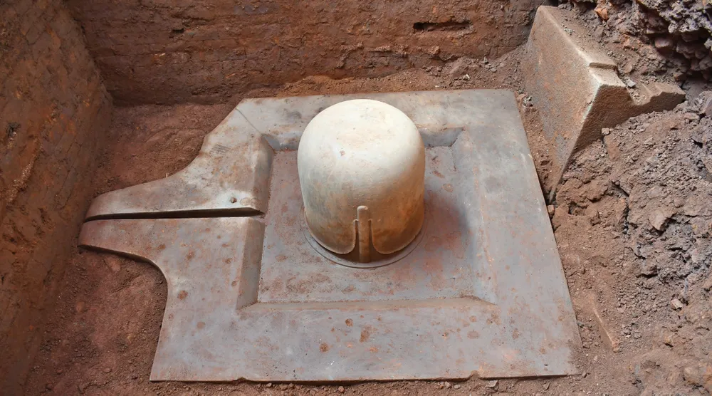 Phát hiện Linga-Yoni liền khối lớn nhất Việt Nam tại Khu đền tháp Mỹ Sơn ảnh 2