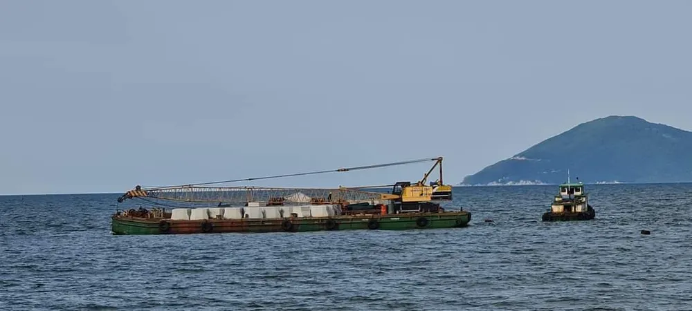 Quảng Nam: Khẩn trương gia cố kè Cửa Đại chạy bão ảnh 2