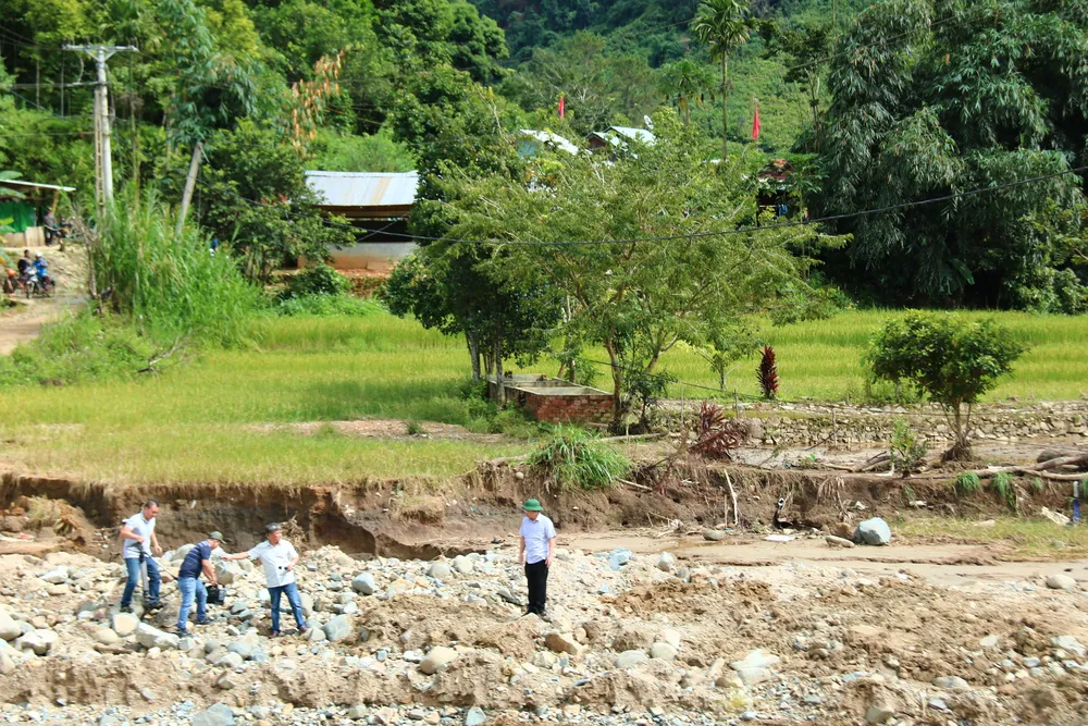 Đà Nẵng tài trợ cho Quảng Nam hơn 12 tỷ đồng khắc phục bão số 5 ảnh 2