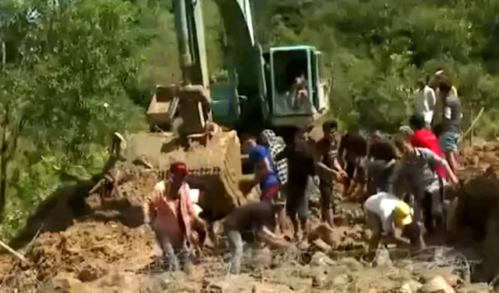 Thông đường đến xã cô lập xã cuối cùng của Quảng Nam ảnh 1