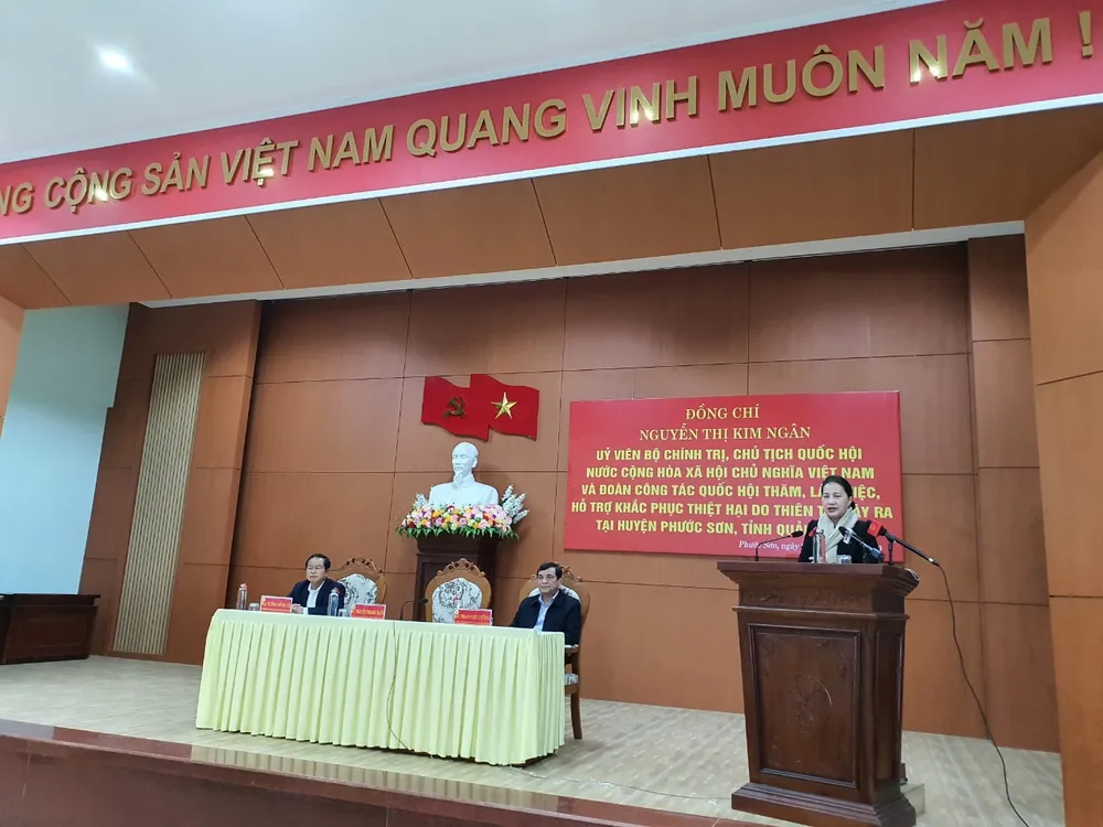 Chủ tịch Quốc hội thăm người dân vùng sạt lở Phước Sơn ảnh 2