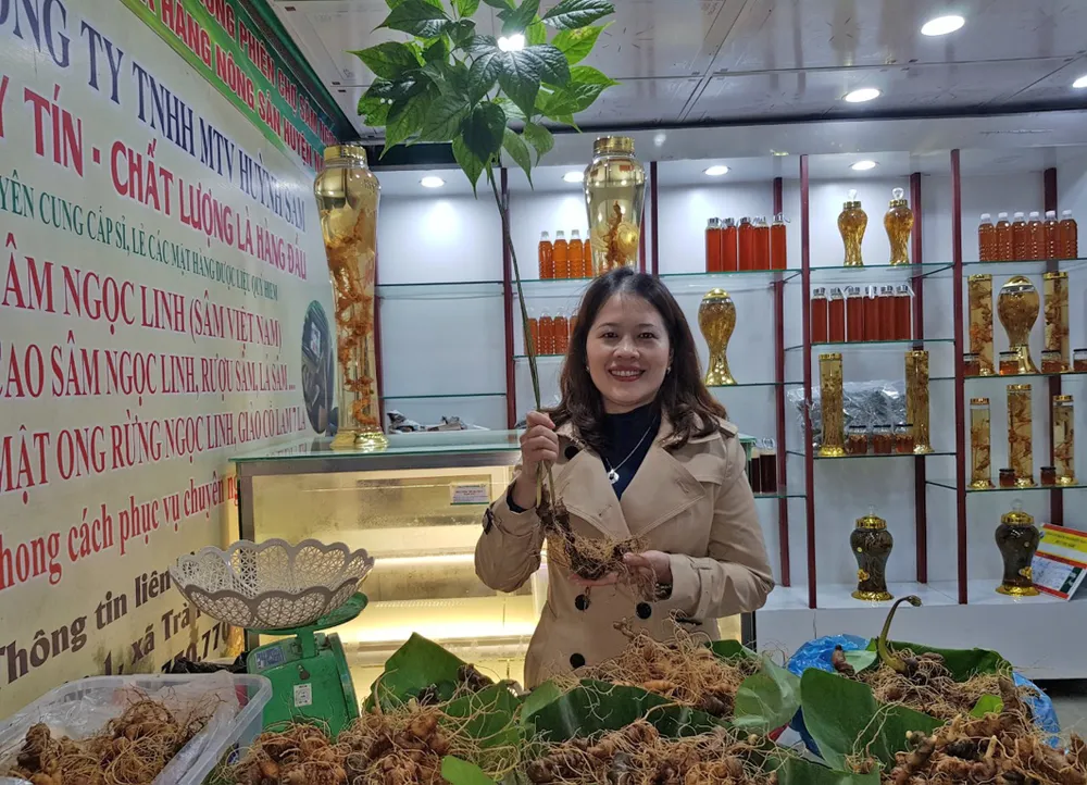 Rộn ràng phiên chợ sâm Ngọc Linh ảnh 5