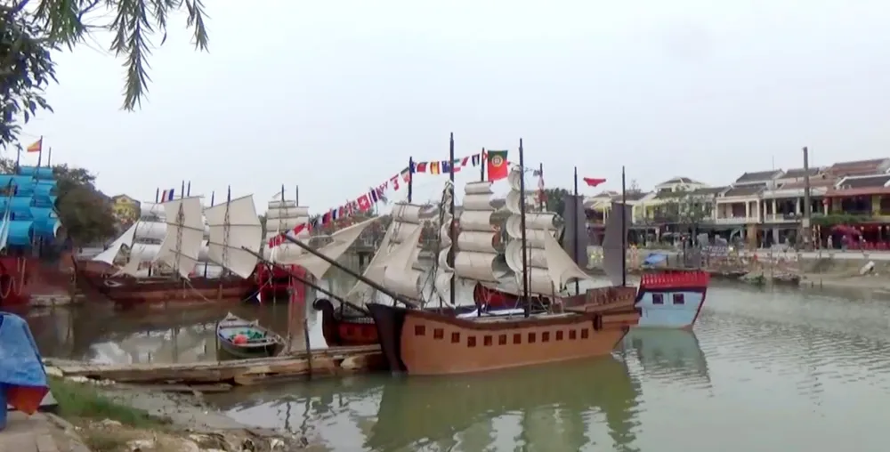 Tái hiện thương cảng Hội An xưa trên sông Hoài ảnh 2