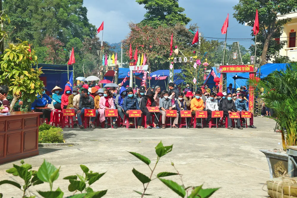 Mang tết đến cho đồng bào vùng biên ảnh 1