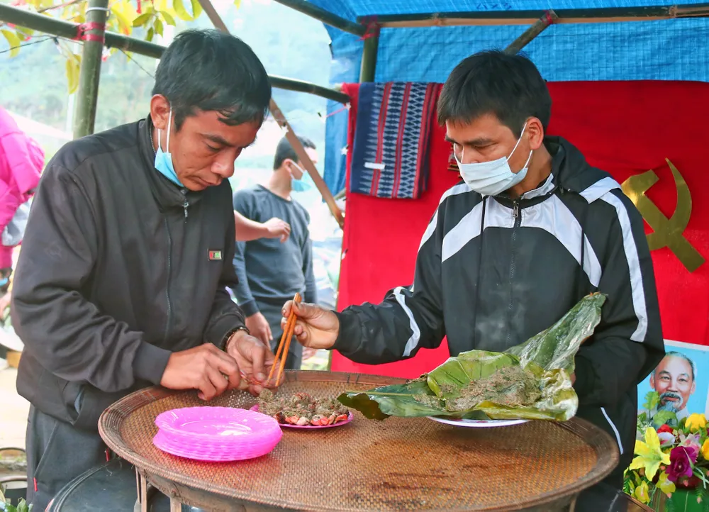 Mang tết đến cho đồng bào vùng biên ảnh 22
