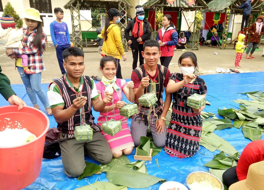 Mang tết đến cho đồng bào vùng biên ảnh 4