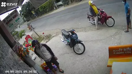 Điều tra vụ 3 người nghi dàn cảnh mua hàng để trộm tiền tại Tiền Giang ảnh 2