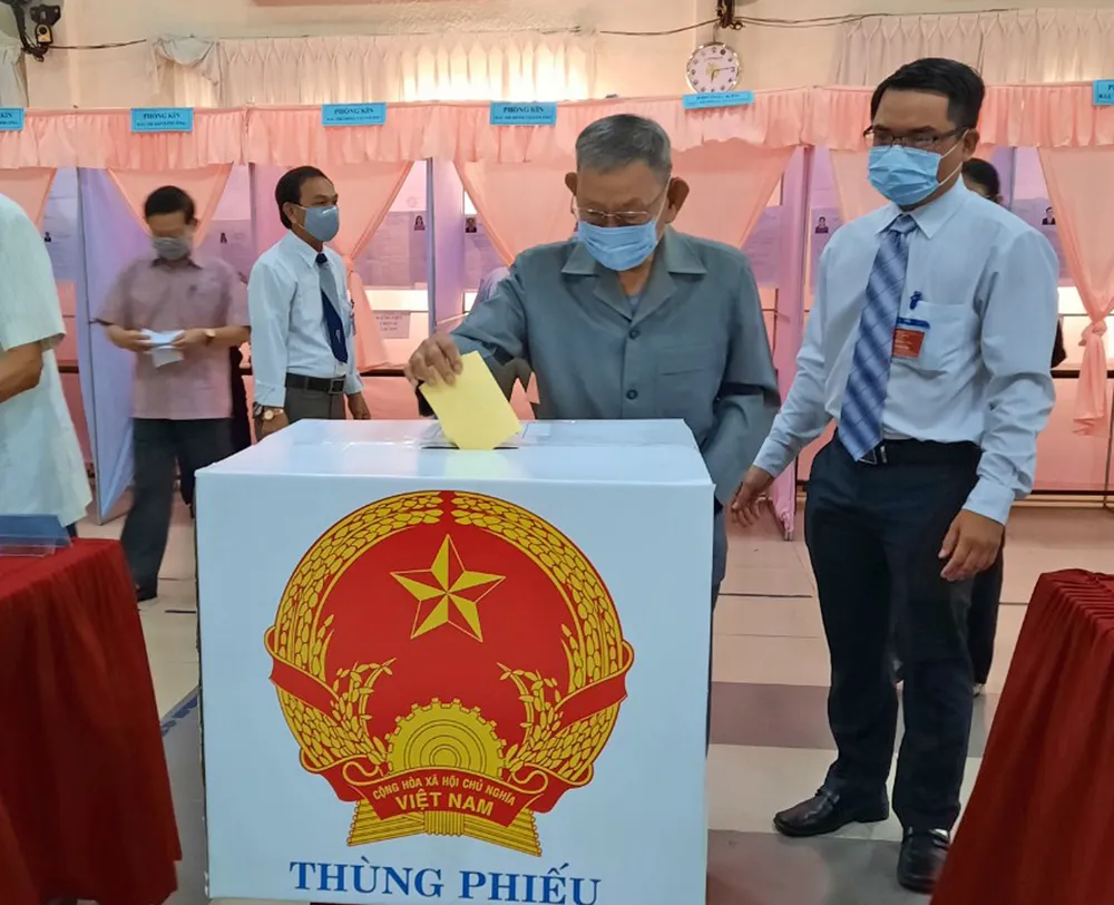 Bầu cử tại cột cờ Hà Nội ở Mũi Cà Mau - điểm cực Nam Tổ quốc  ảnh 4