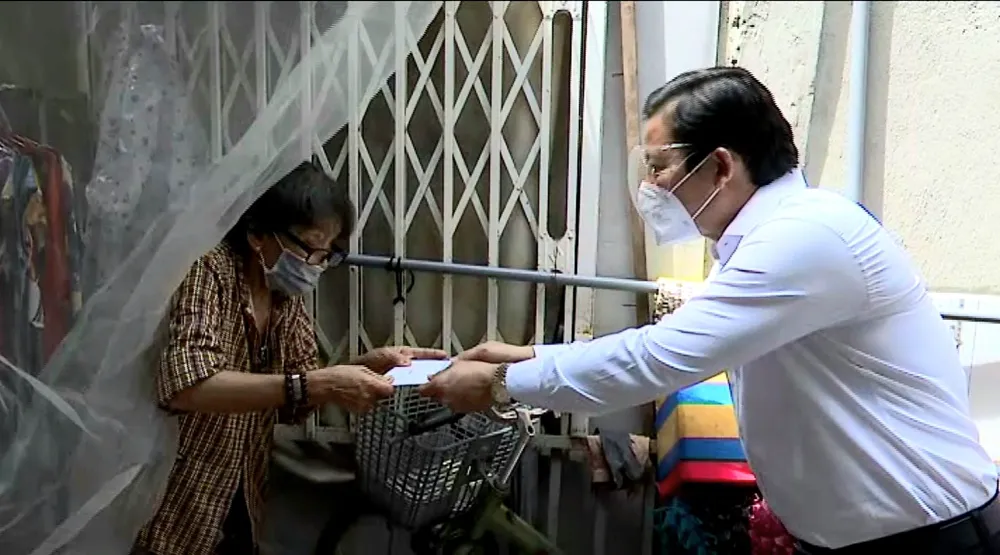 Long An hỗ trợ người dân khó khăn do ảnh hưởng của dịch Covid-19 ảnh 1