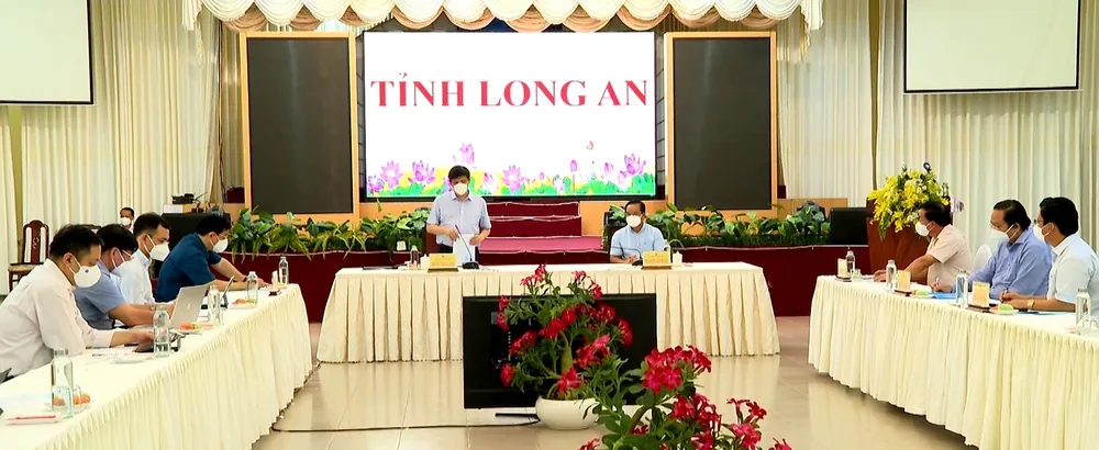 Bộ trưởng Bộ Y tế kiểm tra phòng chống dịch Covid-19 tại Long An ảnh 2