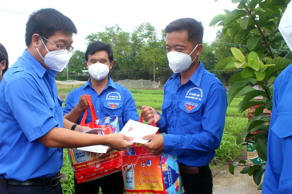 Tỉnh đoàn Long An khen thưởng các thanh niên tiêu biểu trong phòng chống dịch ảnh 3