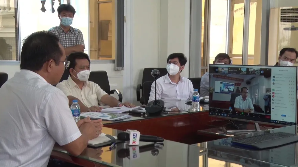 Chính quyền tỉnh Long An đối thoại trực tuyến với 500 doanh nghiệp ảnh 1