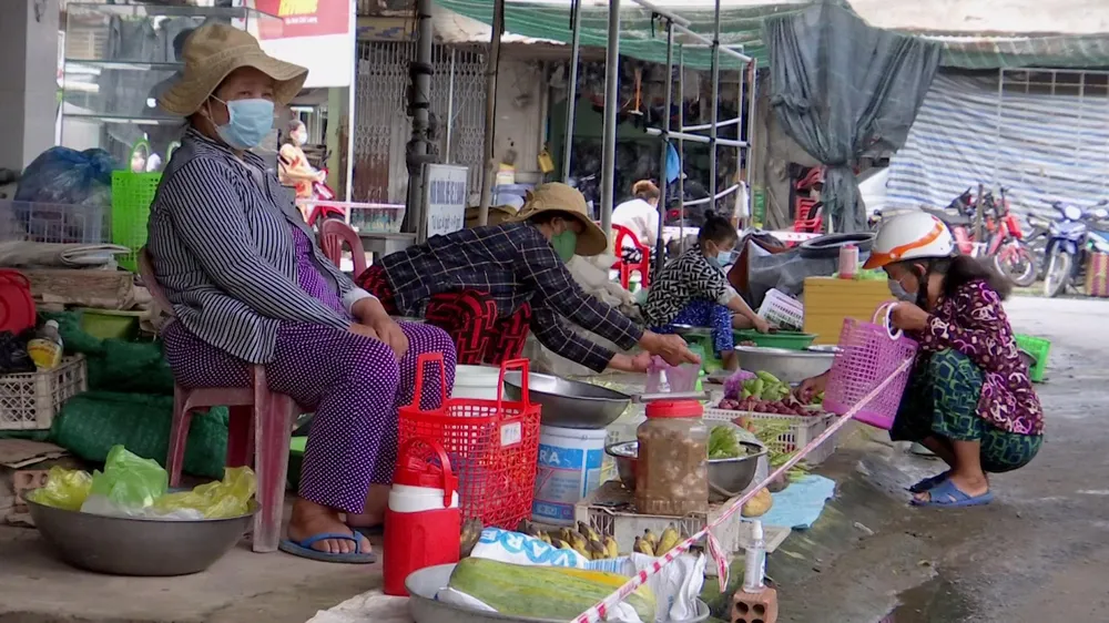 Long An mở lại chợ truyền thống ảnh 6