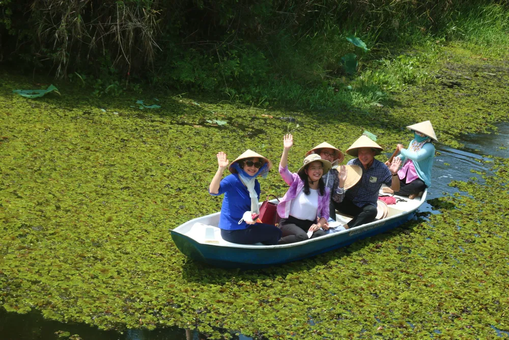 TPHCM và Long An phối hợp tổ chức các hoạt động quảng bá, xúc tiến du lịch ảnh 1
