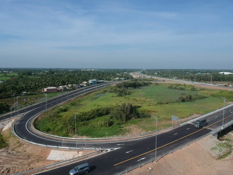 Không xảy ra tình trạng ùn ứ trong ngày đầu đóng cao tốc Trung Lương – Mỹ Thuận ảnh 2