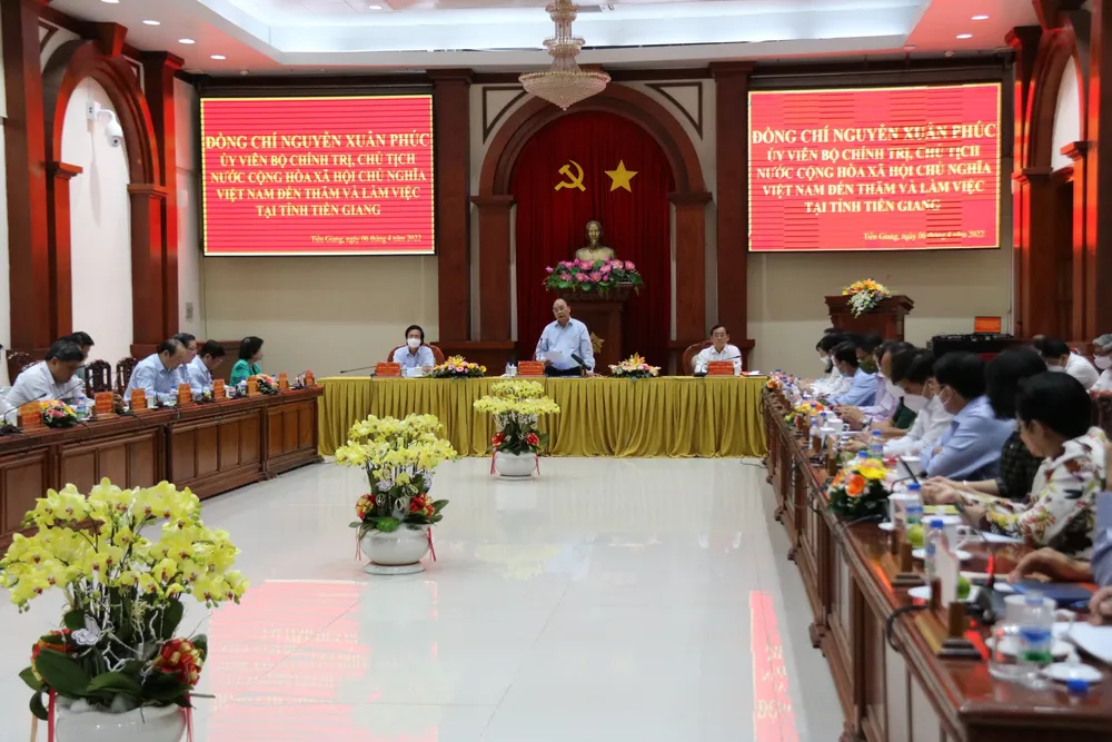 Chủ tịch nước Nguyễn Xuân Phúc: Tiền Giang có đầy đủ điều kiện để phát triển HTX kiểu mới, kiểu mẫu ảnh 6