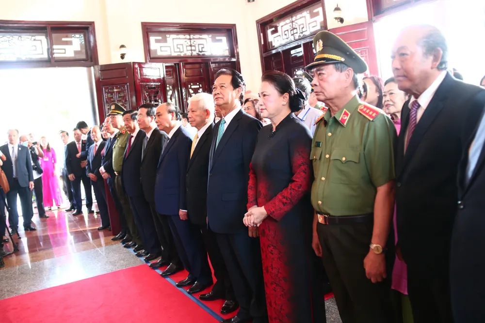 Lãnh đạo Đảng, Nhà nước dâng hương tưởng niệm cố Chủ tịch Hội đồng Bộ trưởng Phạm Hùng ảnh 5