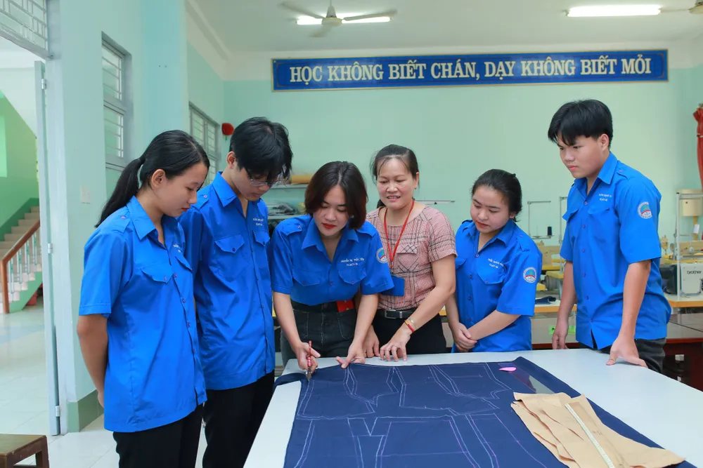 Phân luồng học sinh đến với trường nghề để chủ động nhân lực ảnh 1