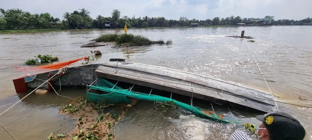 Tiền Giang: Thu hồi hơn 241.000m³ cát, sỏi tại khu vực cồn nổi bị sạt lở trên sông Tiền ảnh 3