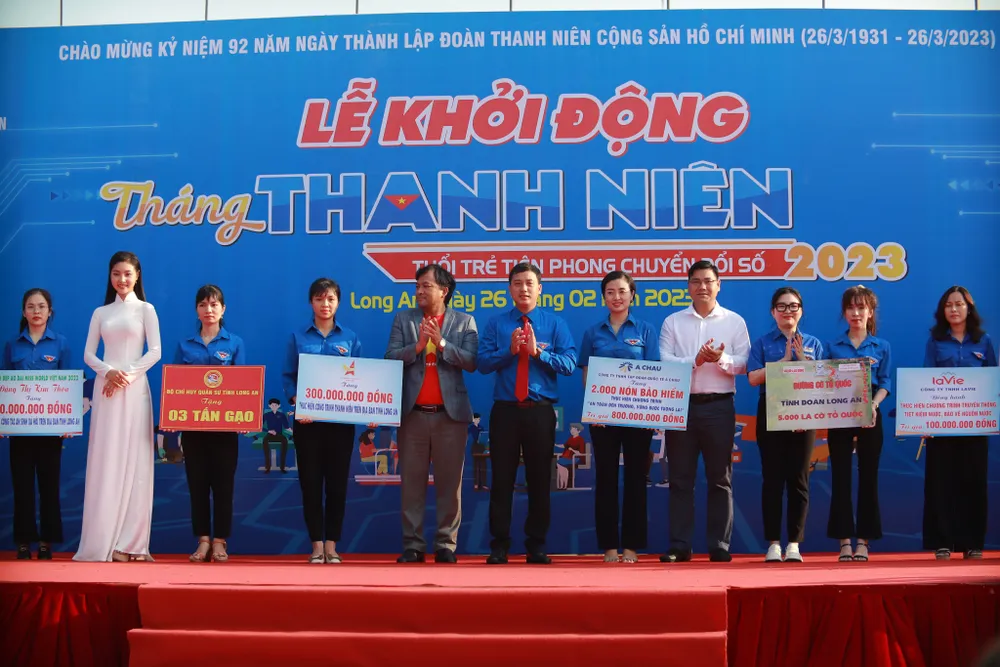 Tỉnh đoàn Long An triển khai thực hiện 15 công trình tại buổi lễ khởi động