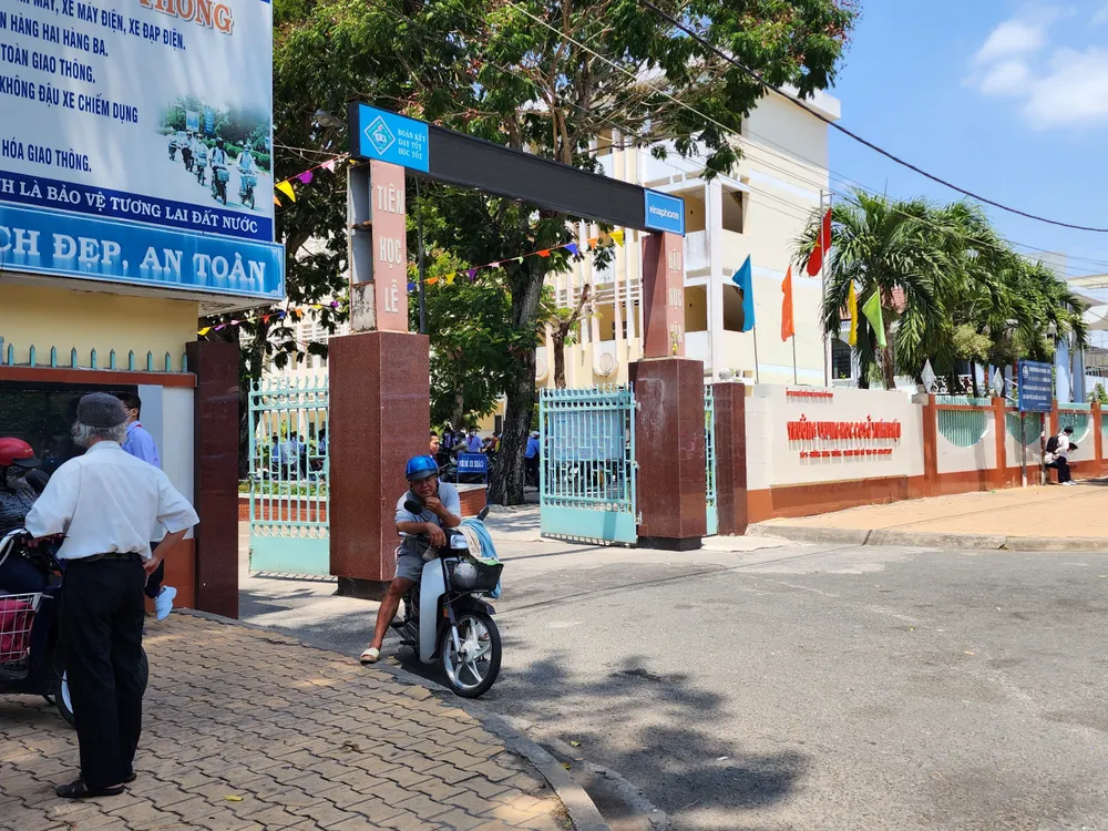 Trường học nơi thầy giáo Nguyễn S. H. công tác