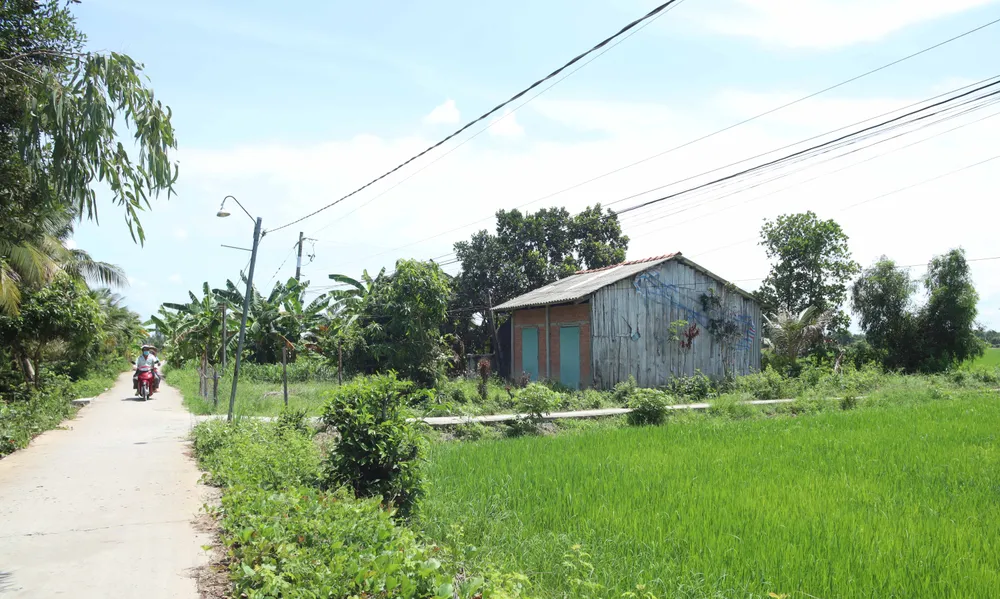 Người dân phải cơi nới, che chắn tạm nhà cửa Người dân phải cơi nới, che chắn tạm nhà cửa