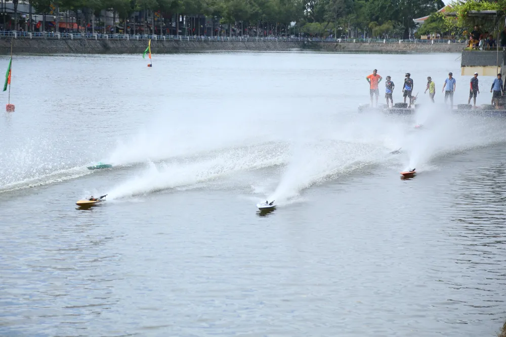 Giải đua tàu mô hình diễn ra từ ngày 1 đến hết 2-9