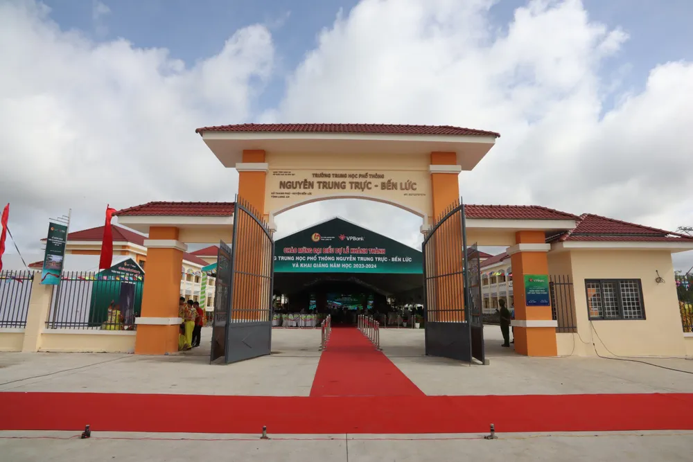 Sau lễ khánh thành,Trường THPT Nguyễn Trung Trực tổ chức khai giảng năm học mới 2023-2024