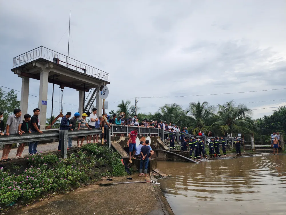 Nơi nhóm thiếu niên câu cá