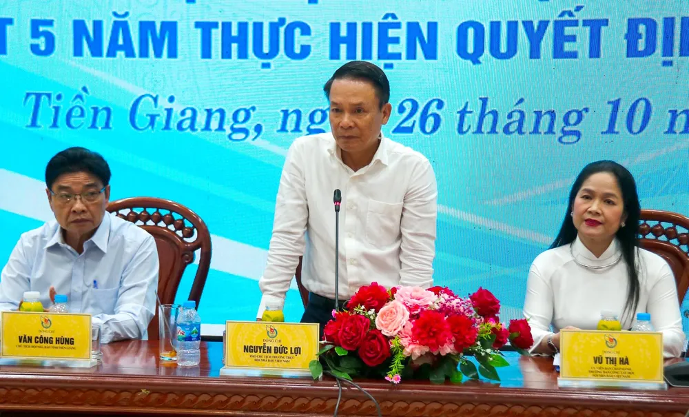 Phó Chủ tịch Hội Nhà báo Việt Nam Nguyễn Đức Lợi phát biểu