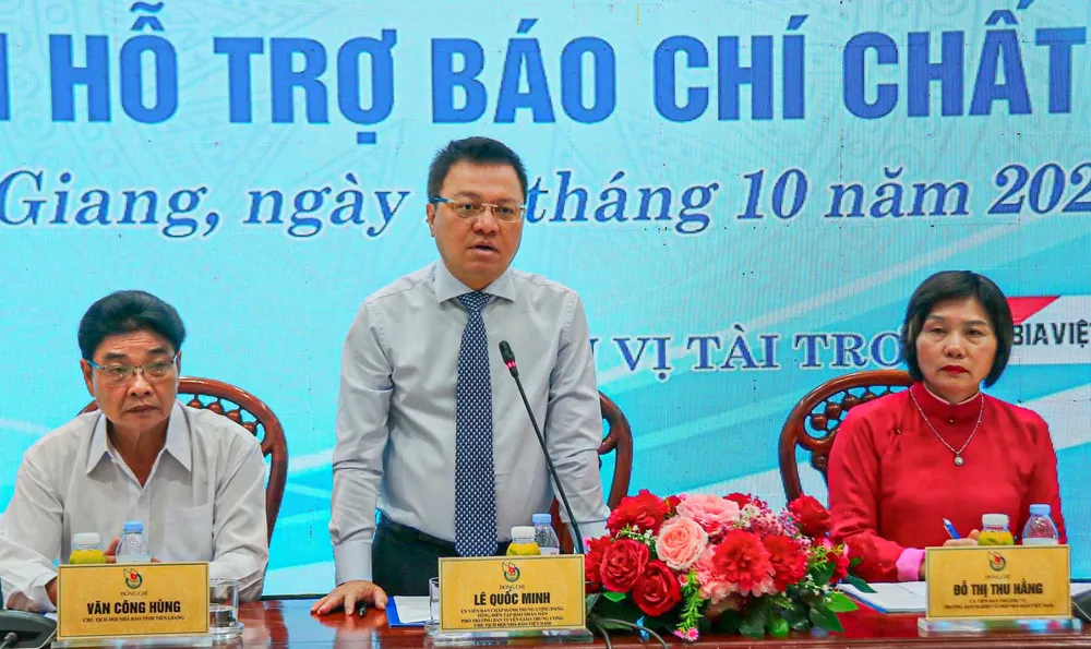 Các đồng chí chủ trì hội nghị Các đồng chí chủ trì hội nghị