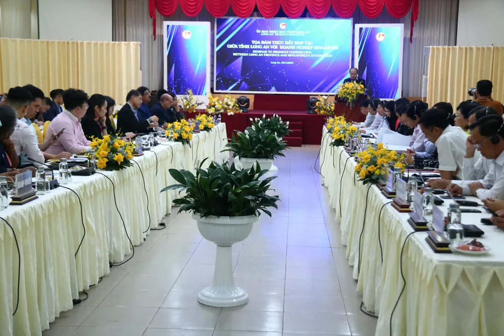 Quang cảnh buổi tọa đàm