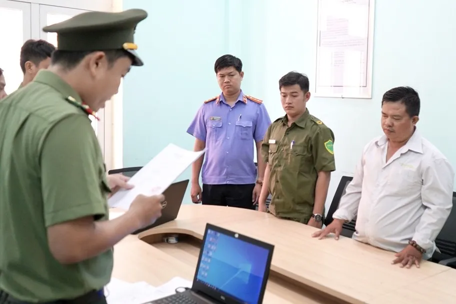 Chống chính quyền.jpeg